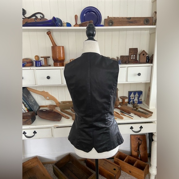 Casual Connection - Picture 2 of 3